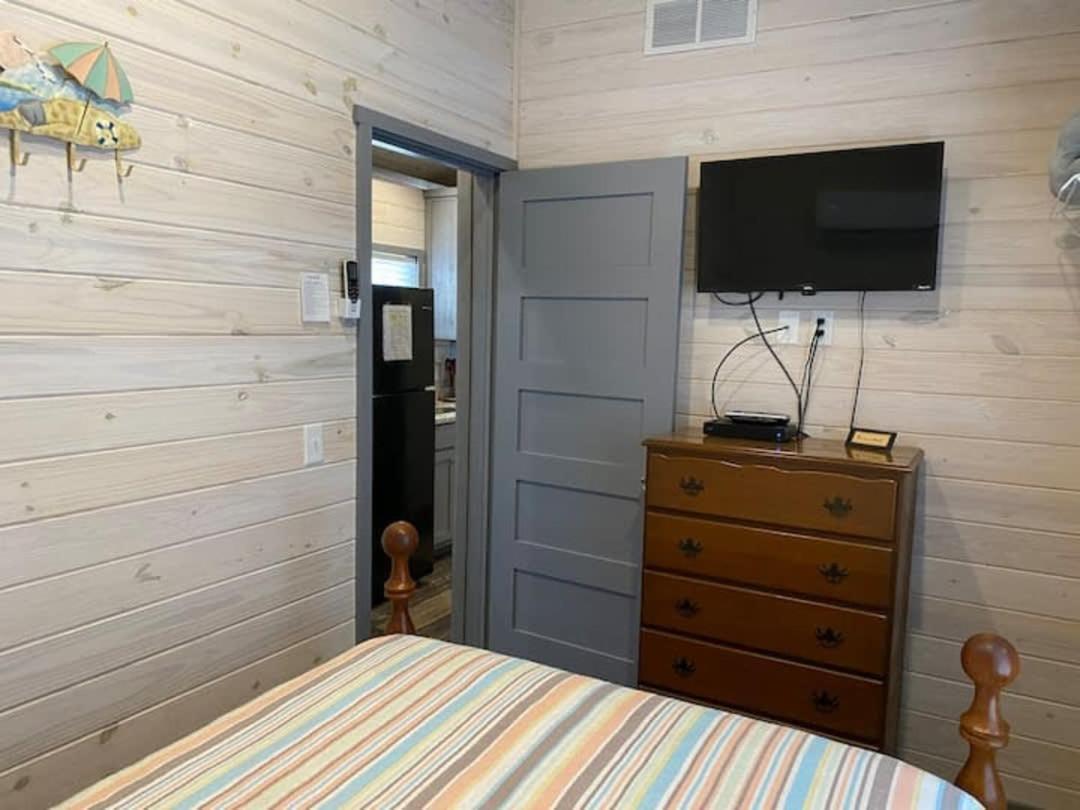 Surf City 2Br Park Home With Waterfront View And Parking Exterior photo