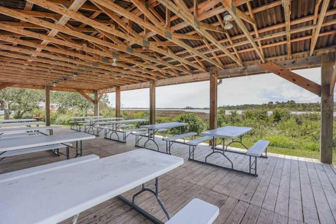 Surf City 2Br Park Home With Waterfront View And Parking Exterior photo